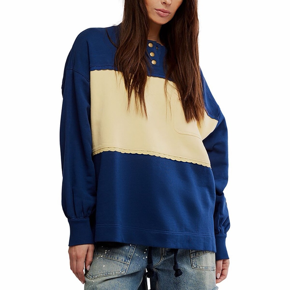 Free People 📸 | M | Strawberry Sweatshirt Crew Oceana Blue & Cream | Oversized